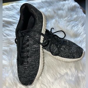 Forever 21 Glitter Black/Silver thread Athletic Sneaker Shoe Size 8 Lightweight